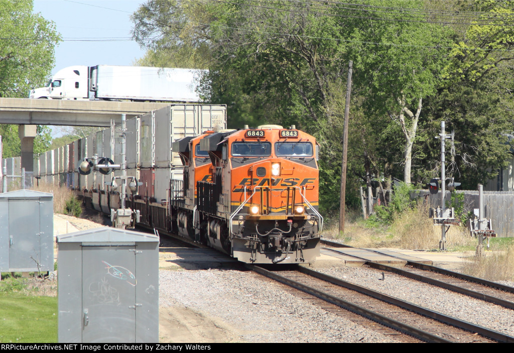 BNSF 6843